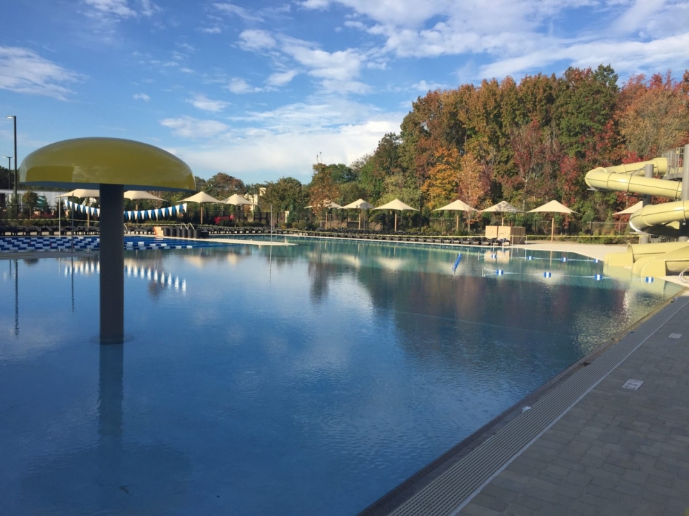 laurel park pool